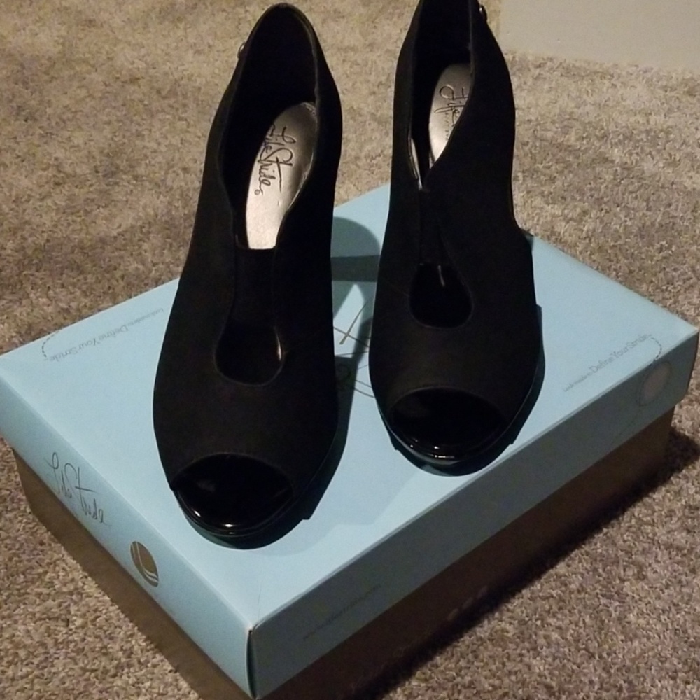 Dress heels NEVER WORN